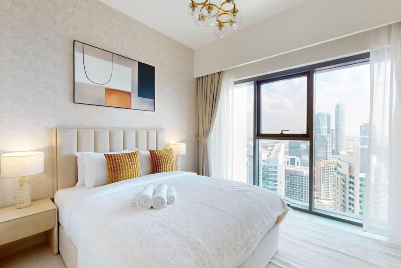 Burj Royale - Elegant Two Bedroom